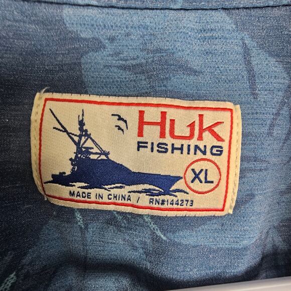 Huk Fishing Mens All Over Print Fish Shirt Outdoor Size XL Stretch Performance - Picture 6 of 8